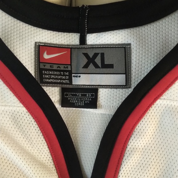 Team Canada hockey  jersey - Picture 2 of 5